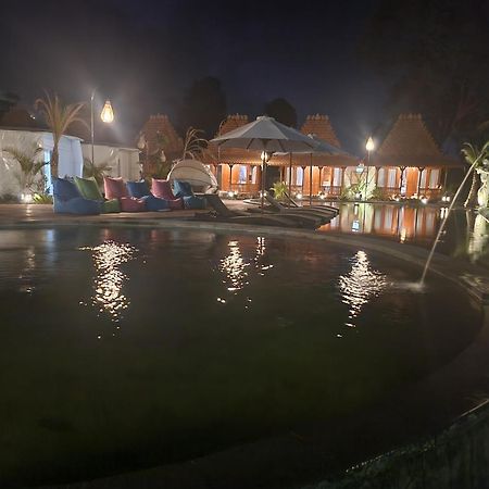 Starlake Villa & Glamping Kubupenlokan Exterior foto